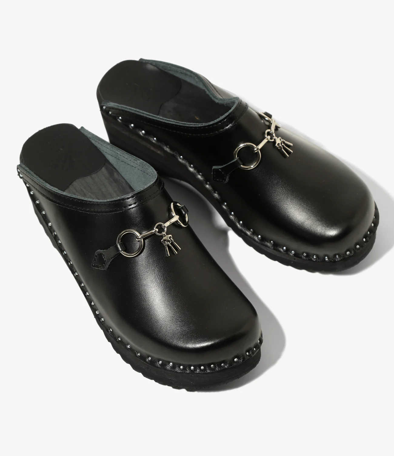 니들스 NEEDLES 스웨디시 클로그 Tassel Bit Smooth 25SS QV447 - 메인 이미지
