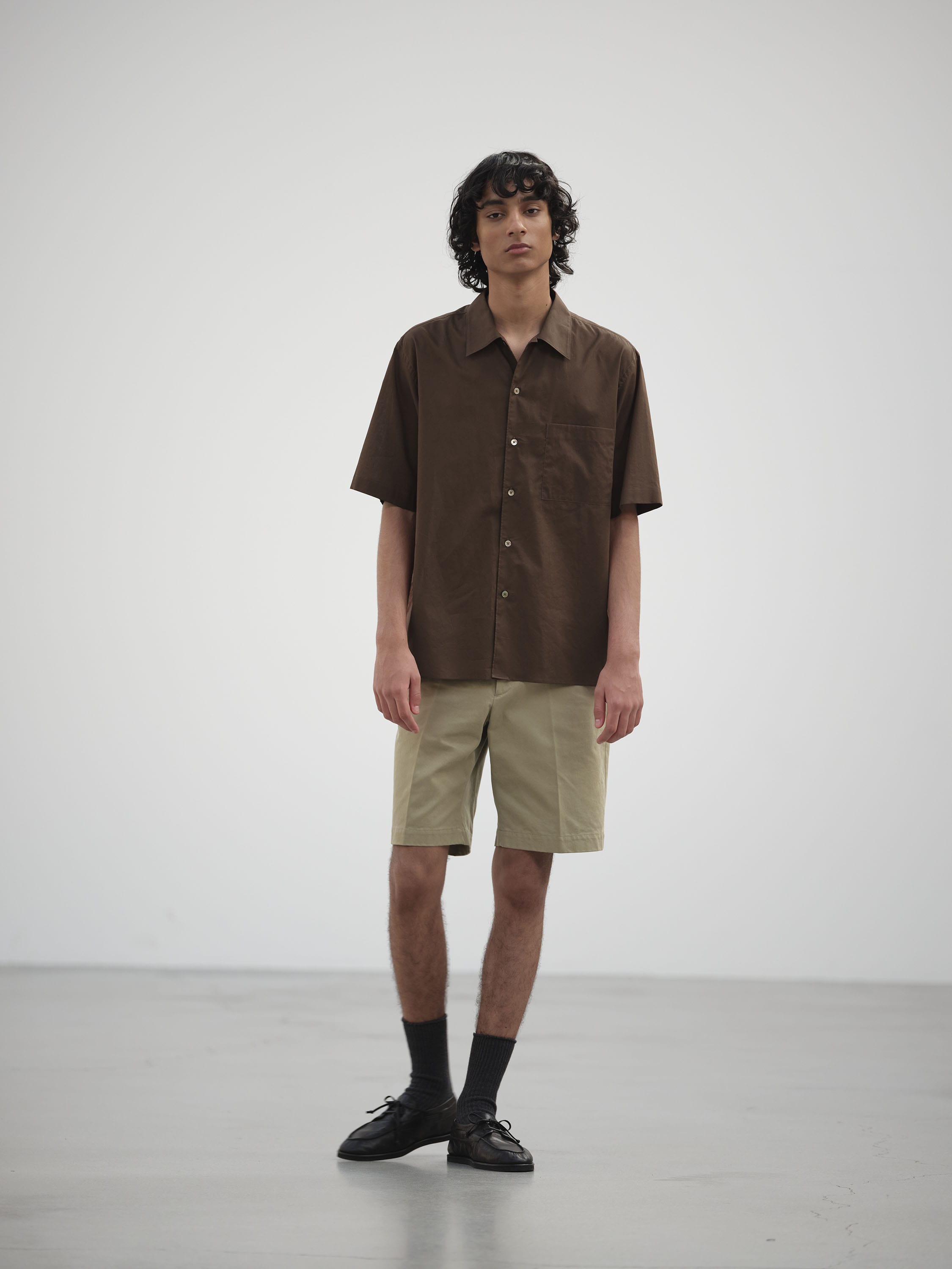 오라리 AURALEE WASHED FINX CHINO SHORTS 남성 반바지 이미지 8