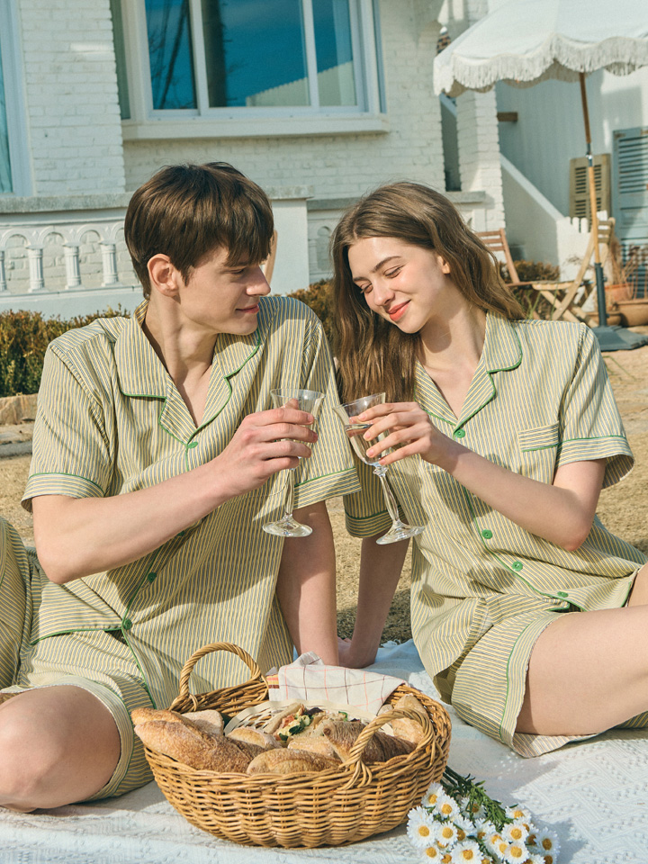 티세르 허니버터 남녀공용 커플 잠옷 여름 파자마 시원한 실크스킨 반팔 상하의 세트 - 상품 이미지