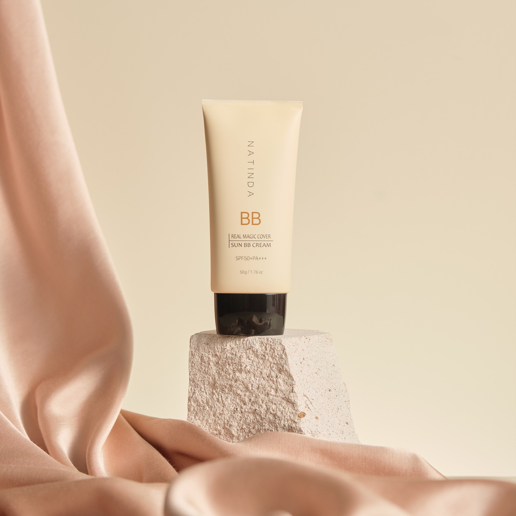 톤업 BB크림 리얼 매직 커버 선 비비크림 50g SPF50+ 자외선 차단 잡티커버 - 상세 이미지 3
