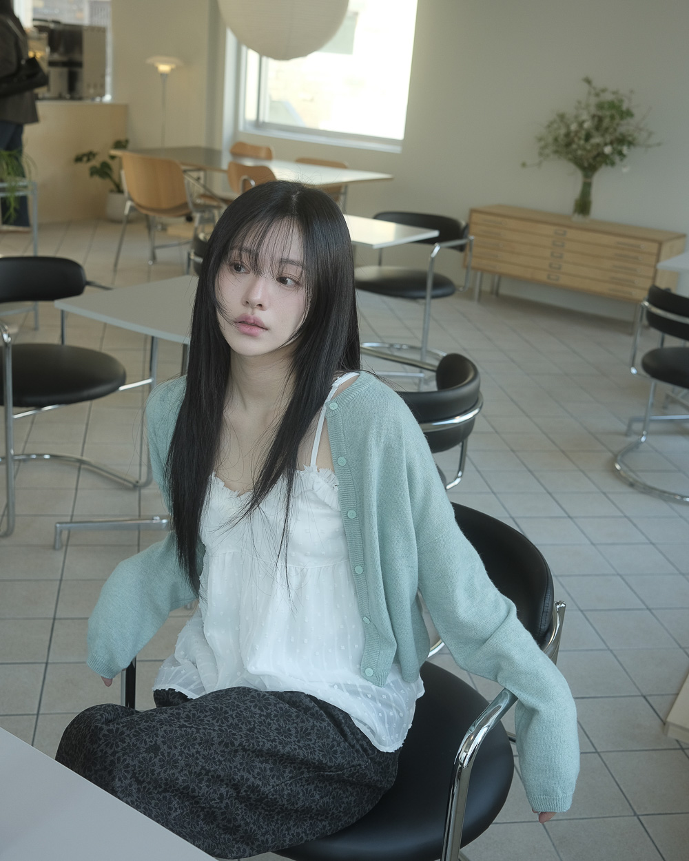 에트 울 캐시미어 여리핏 세미크롭 가디건 상세 이미지 9