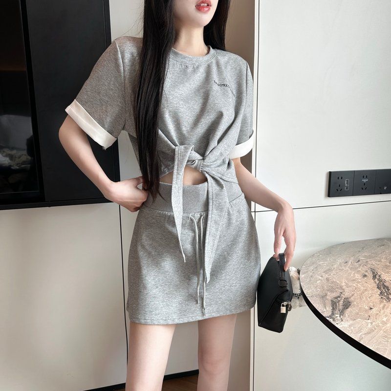 포인트커프스가 돋보이는 묶음 크롭 탑 데일리 하의 투피스 세련된스타일 - 상세 이미지 3