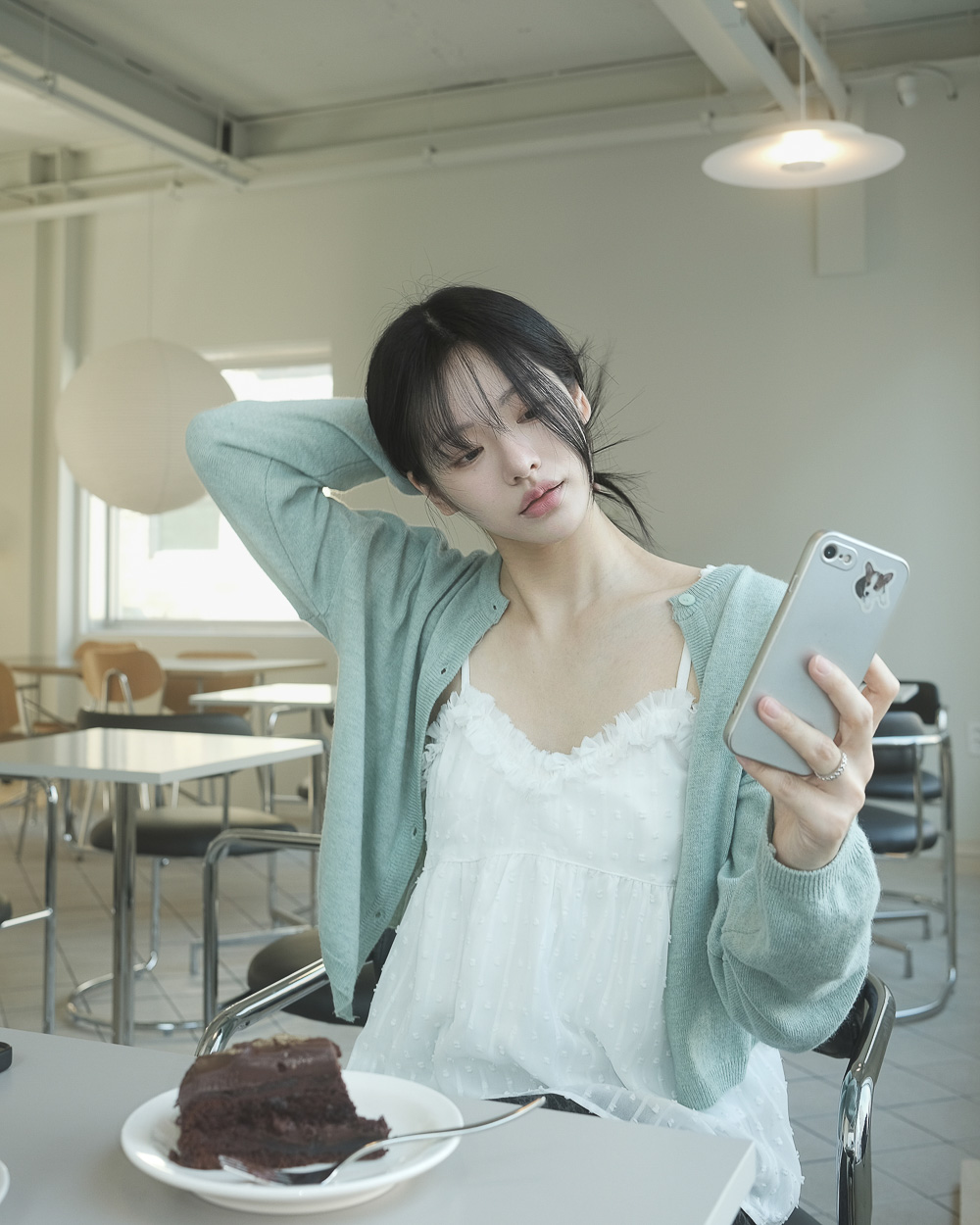 에트 울 캐시미어 여리핏 세미크롭 가디건 상세 이미지 3