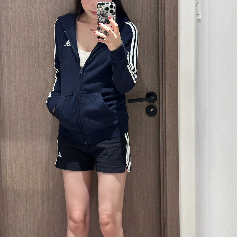 아디다스 우먼즈 에센셜 3S 삼선 쇼츠 돌핀 팬츠 블랙 GM5523 - 상세 이미지 3
