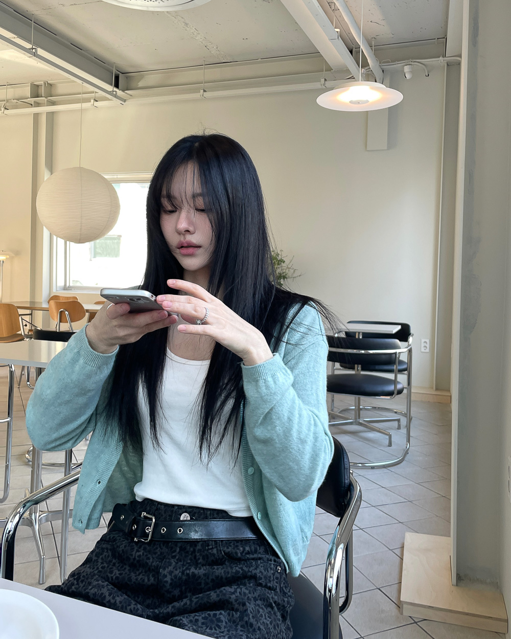에트 울 캐시미어 여리핏 세미크롭 가디건 상세 이미지 31