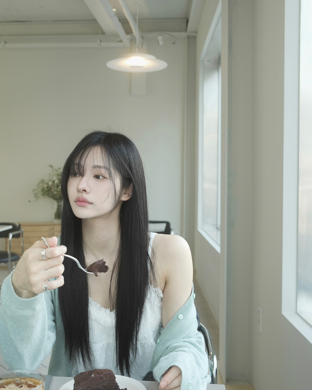 에트 울 캐시미어 여리핏 세미크롭 가디건 상세 이미지 7