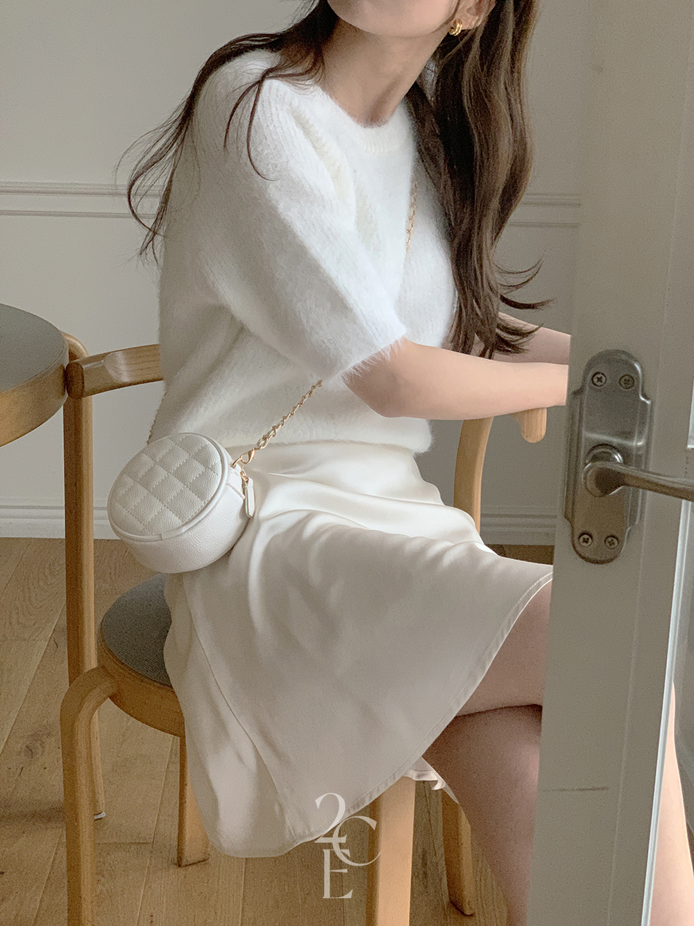 미스티 새틴 미디 a라인 스커트 (2color) 실크 실키 화이트 플레어 미니 치마 이미지 7