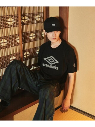 엄브로 UMBRO x 프릭스스토어 FREAKS STORE 별주 리플렉터 로고 반팔 티셔츠 - 상품 이미지