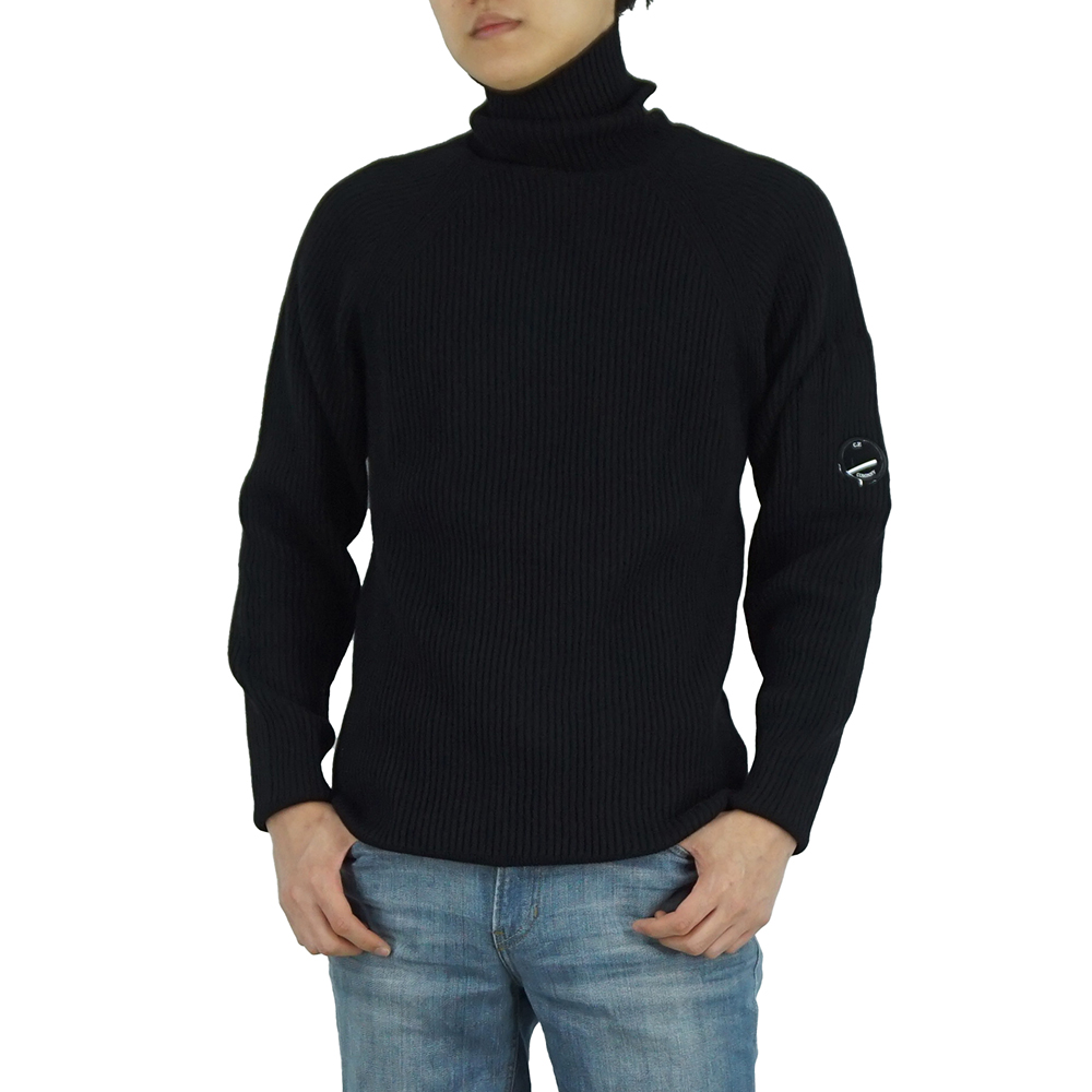 CP컴퍼니 렌즈와펜 램스울 터틀넥 니트 블랙 17CMKN148A 110149A 999 - 상품 이미지