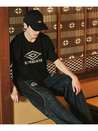 엄브로 UMBRO x 프릭스스토어 FREAKS STORE 별주 리플렉터 로고 반팔 티셔츠 - 상세 이미지 2