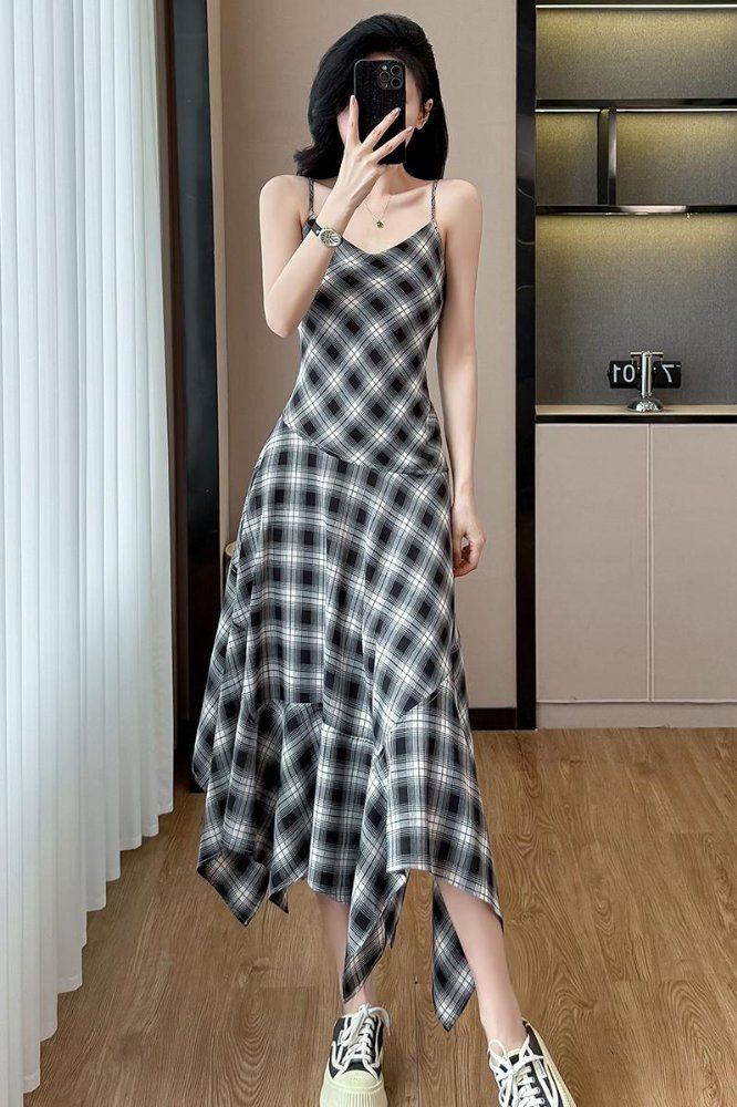 세련된 흑백 체크 언발란스 롱원피스 A라인 슬립 나시 브이넥 여름 데일리룩 데이트룩 - 상세 이미지 5