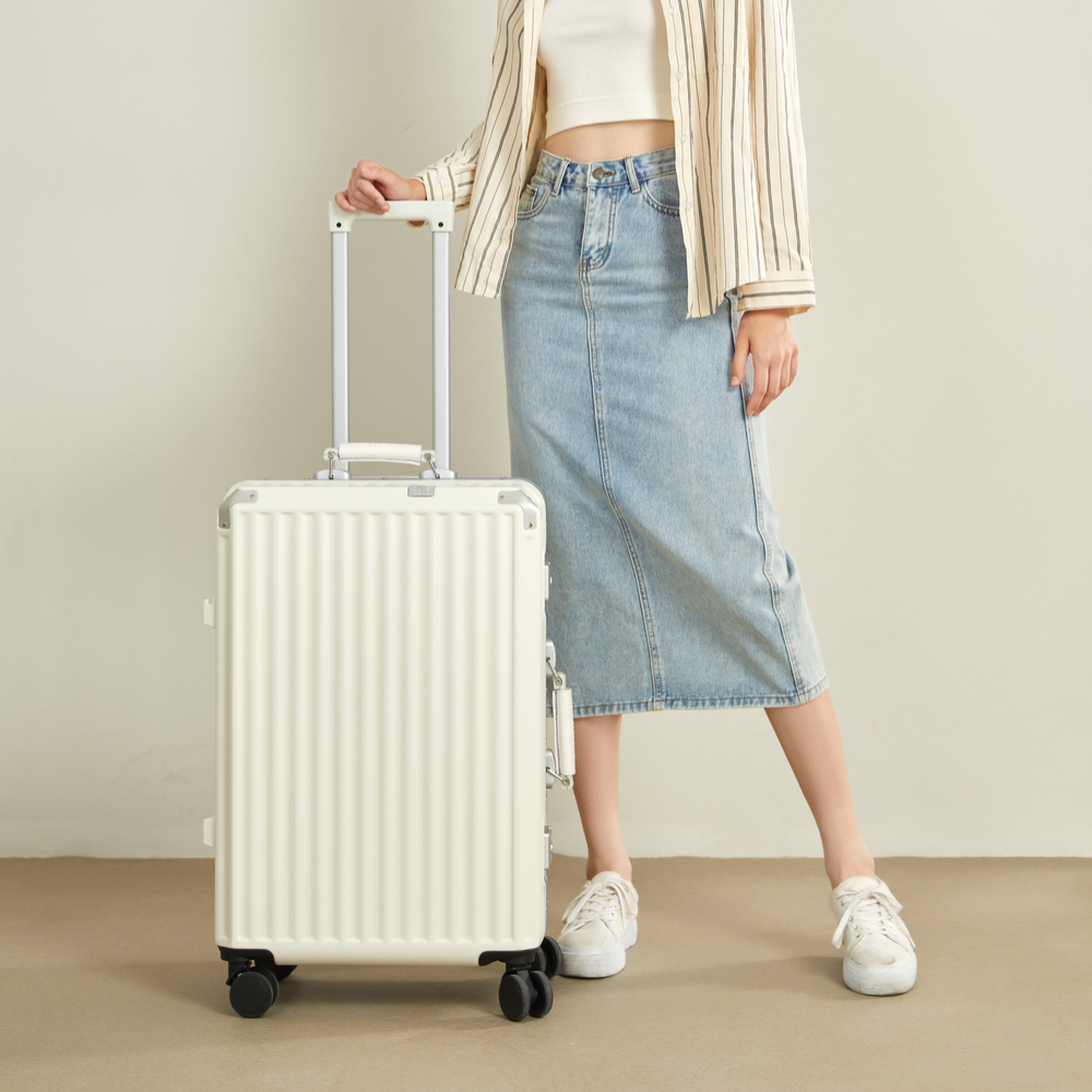 아르메 에센셜 수화물 캐리어 대형 여행가방 알루미늄 65cm(24인치) 72cm(28인치)