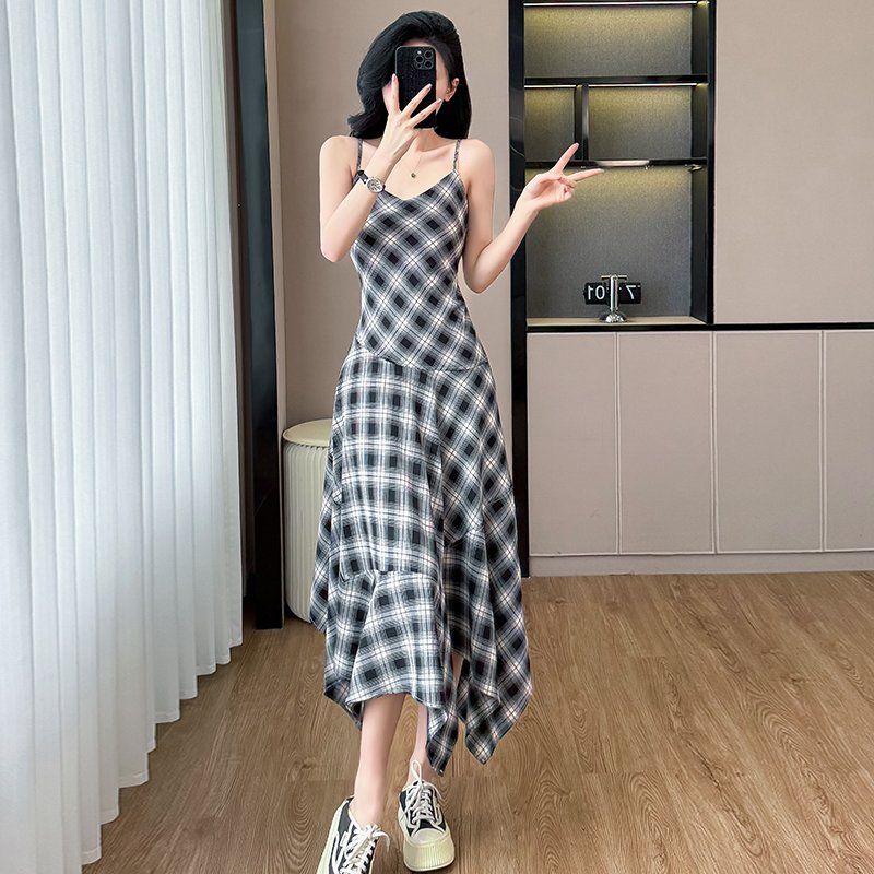 세련된 흑백 체크 언발란스 롱원피스 A라인 슬립 나시 브이넥 여름 데일리룩 데이트룩 - 상세 이미지 2