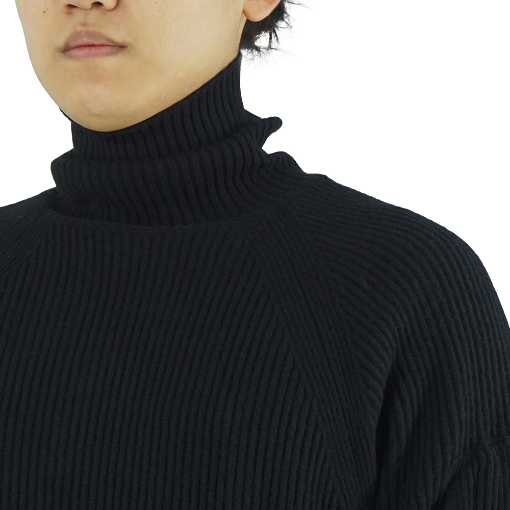 CP컴퍼니 렌즈와펜 램스울 터틀넥 니트 블랙 17CMKN148A 110149A 999 이미지 7