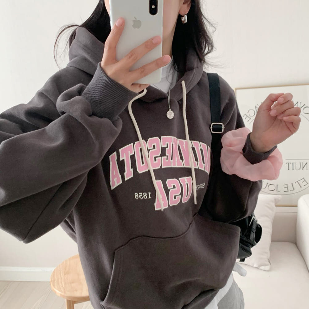 오버핏 미네소타 레터링 프린팅 레이어드 여성 후드티 기모 여자 맨투맨 박스티 겨울 티셔츠 - 상품 이미지
