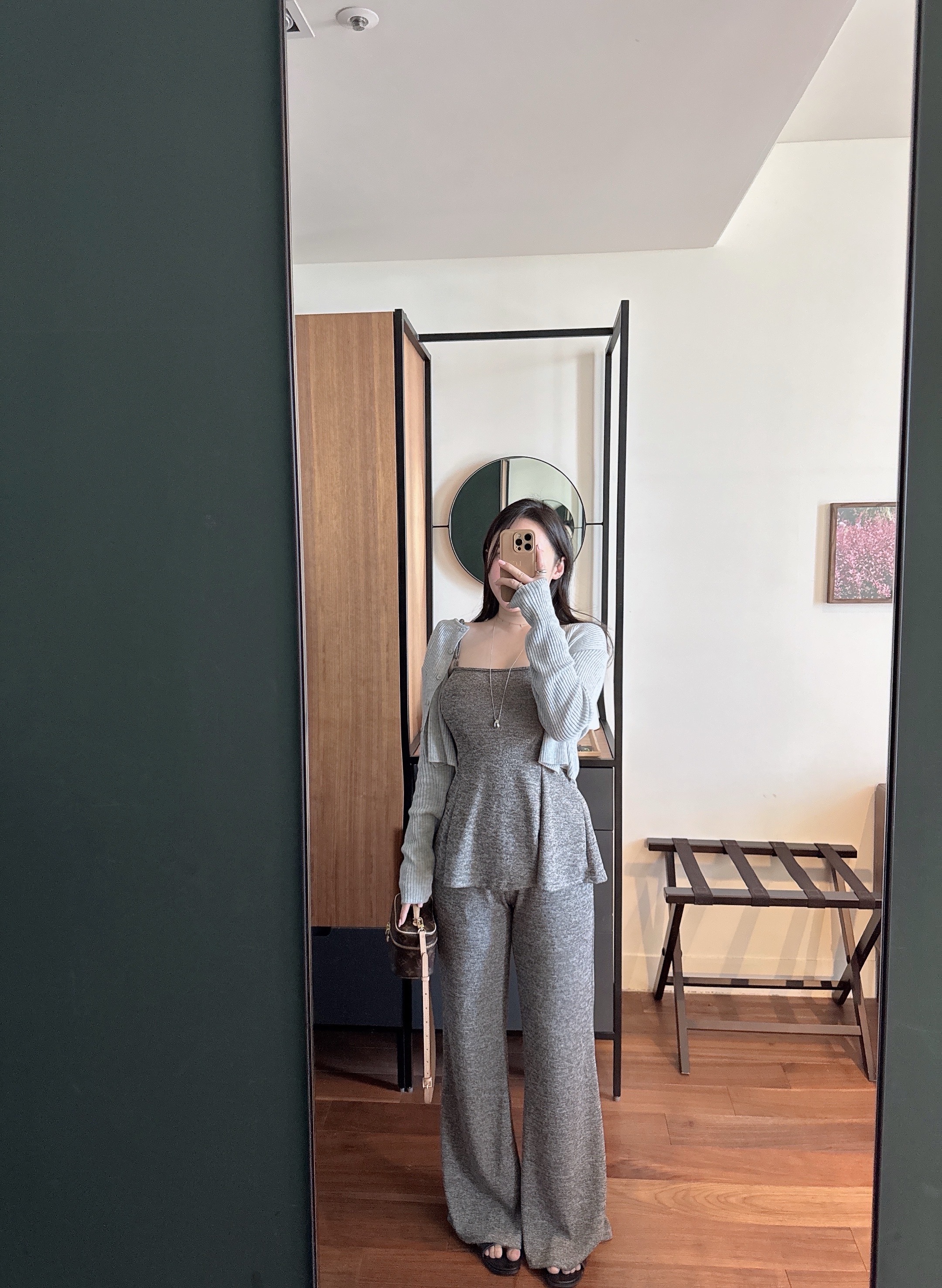 [set/소장템🤎] 홉 타이 머플러 플레어 나시 뷔스티에+밴딩 부츠컷 트레이닝 팬츠 투피스 세트 3color 상세 이미지 42