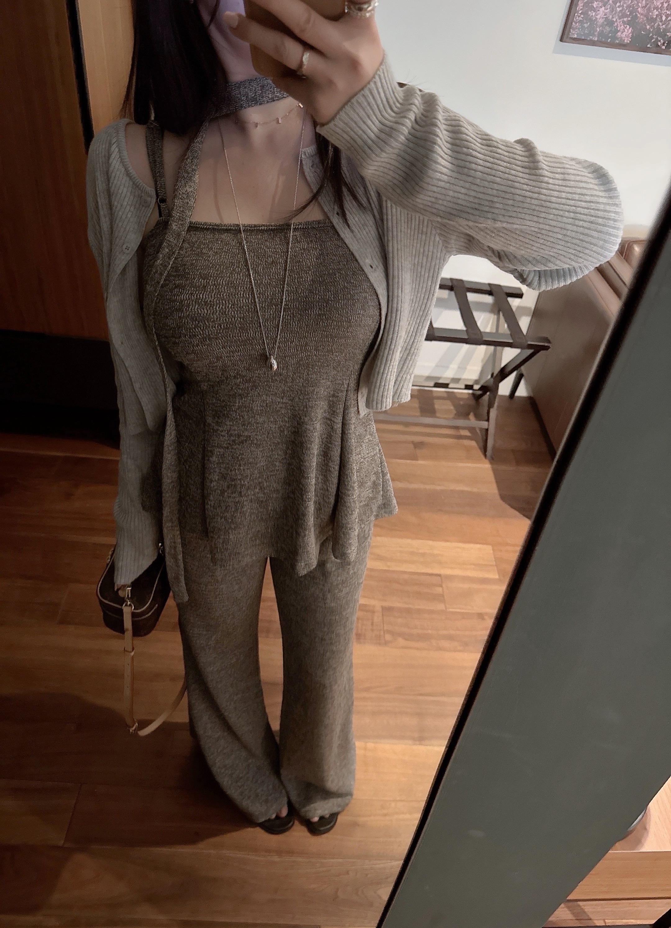 [set/소장템🤎] 홉 타이 머플러 플레어 나시 뷔스티에+밴딩 부츠컷 트레이닝 팬츠 투피스 세트 3color 상세 이미지 4