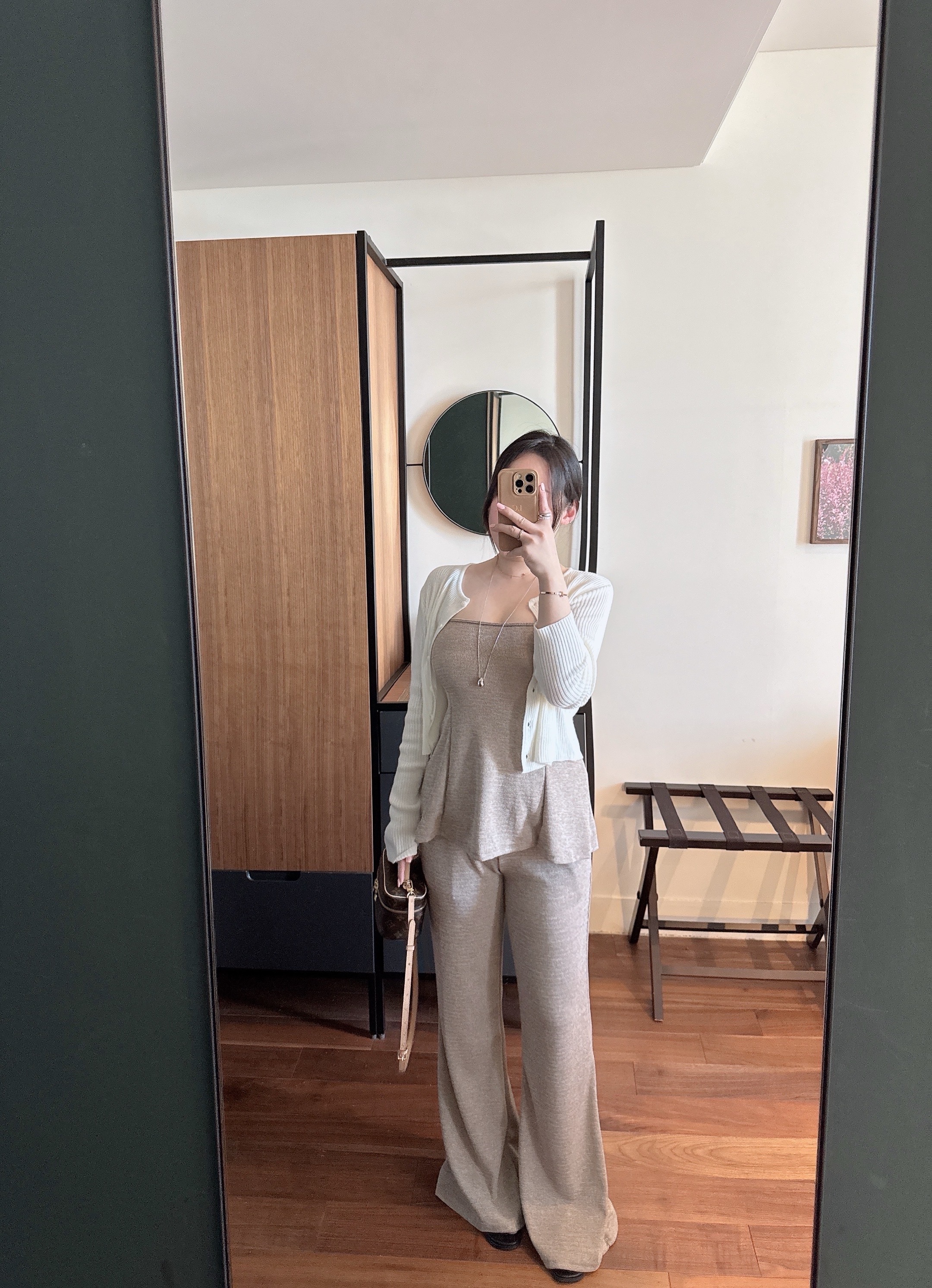 [set/소장템🤎] 홉 타이 머플러 플레어 나시 뷔스티에+밴딩 부츠컷 트레이닝 팬츠 투피스 세트 3color 상세 이미지 63