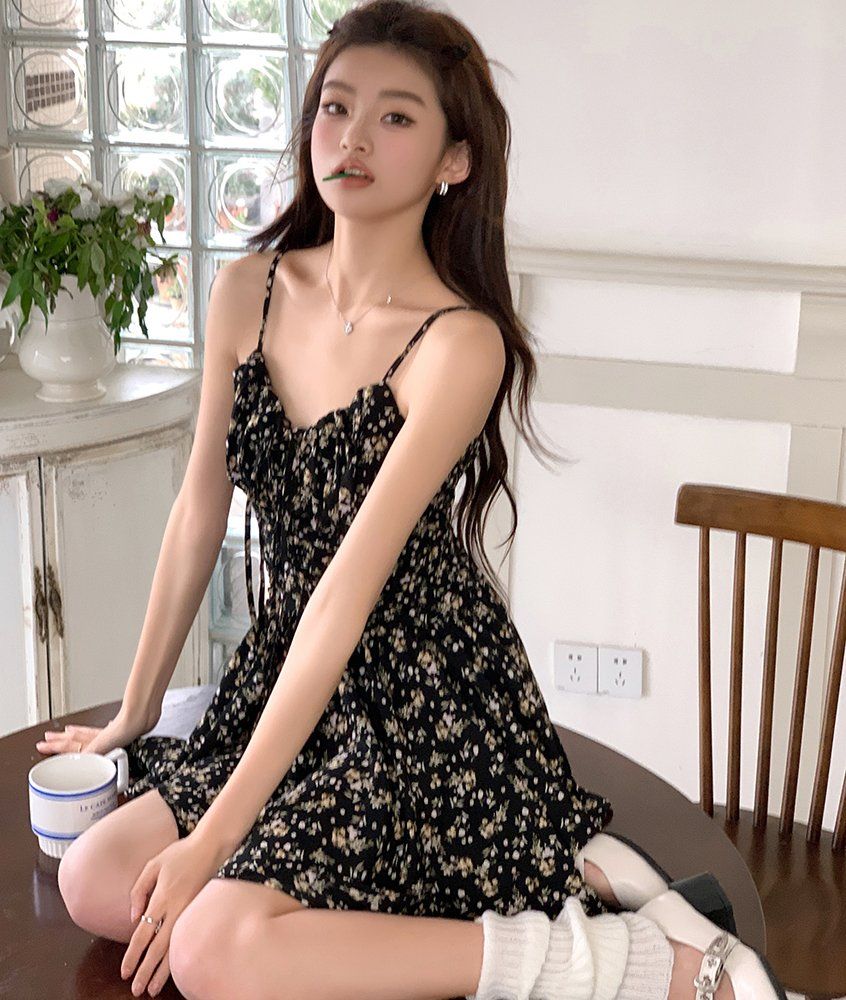 여름 잔꽃 플라워 셔링 나시 원피스 스모크밴딩 A라인 플레어 미니 블랙 데이트룩 바캉스룩 - 상세 이미지 3