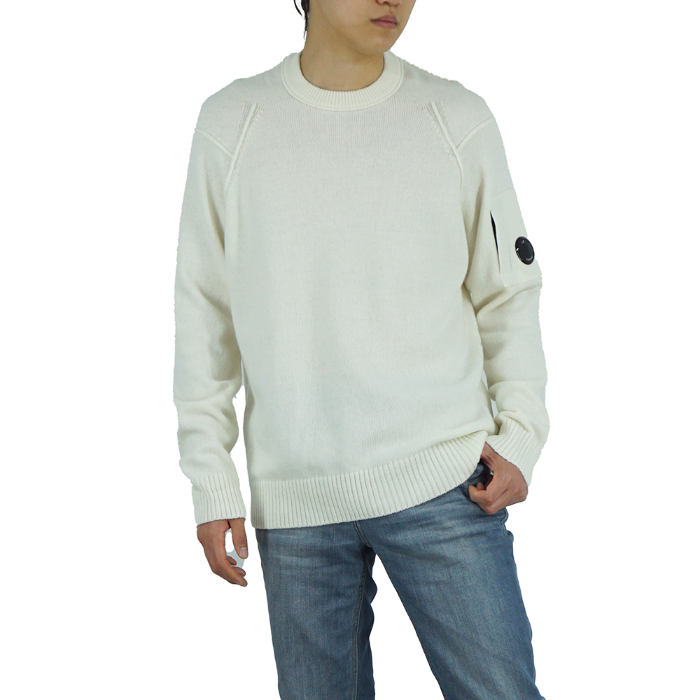 CP컴퍼니 렌즈 와펜 램스울 크루넥 니트 화이트 17CMKN047A 110149A 103 - 상세 이미지 5