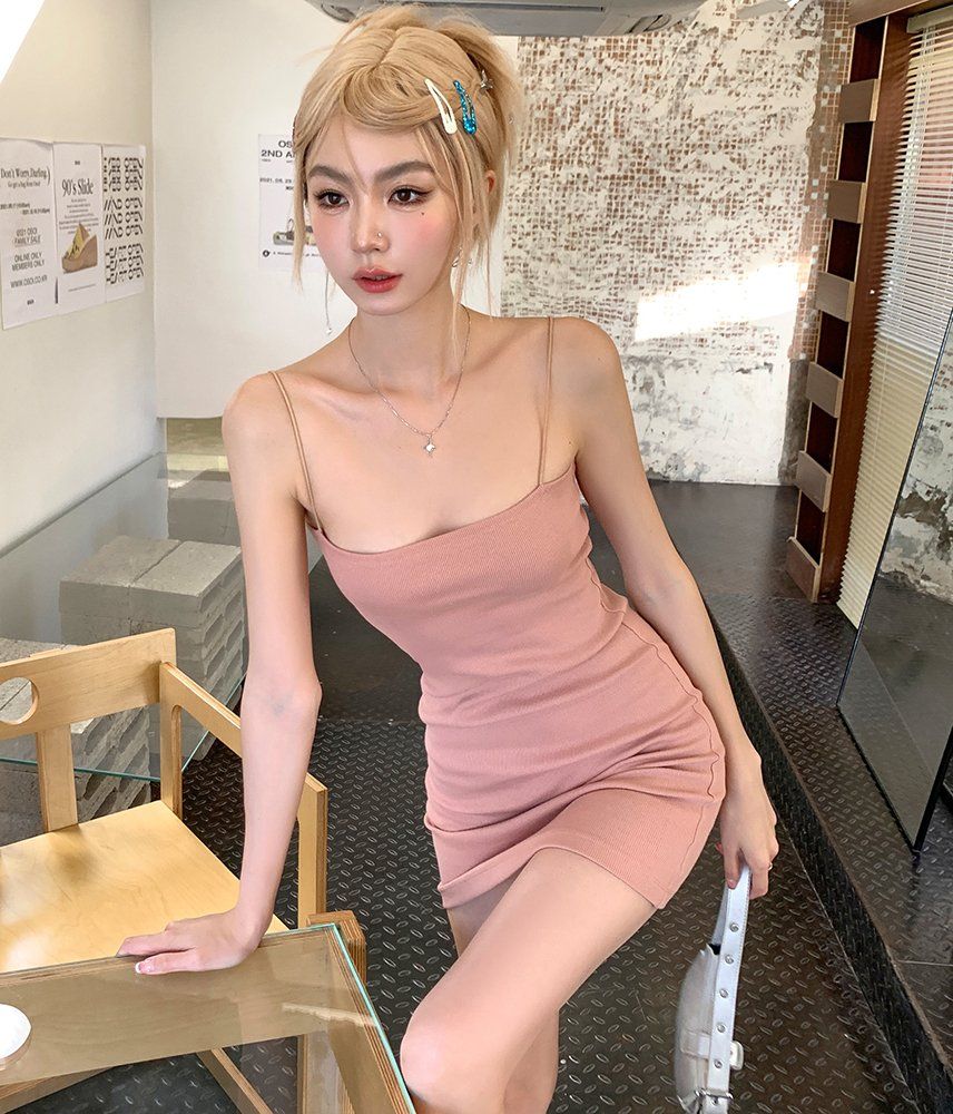 러블리 섹시 핑크 스퀘어넥 슬림핏 끈나시 미니 원피스 여름 데이트룩 파티룩 - 상세 이미지 3