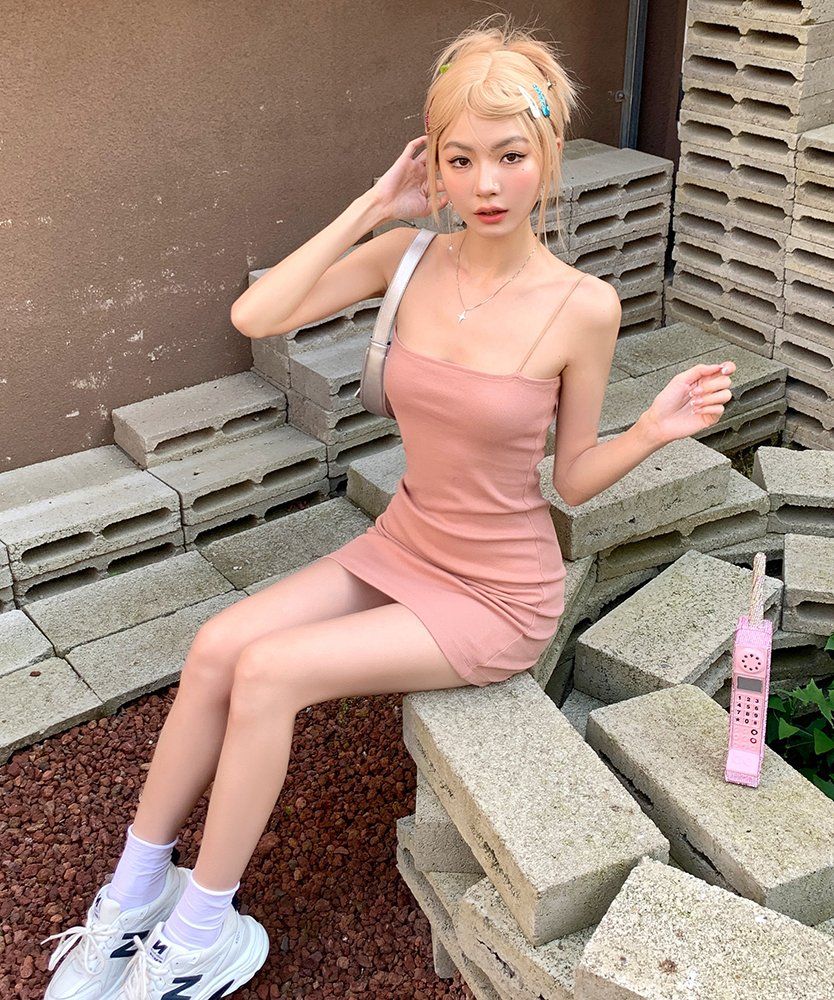 러블리 섹시 핑크 스퀘어넥 슬림핏 끈나시 미니 원피스 여름 데이트룩 파티룩 - 상세 이미지 5