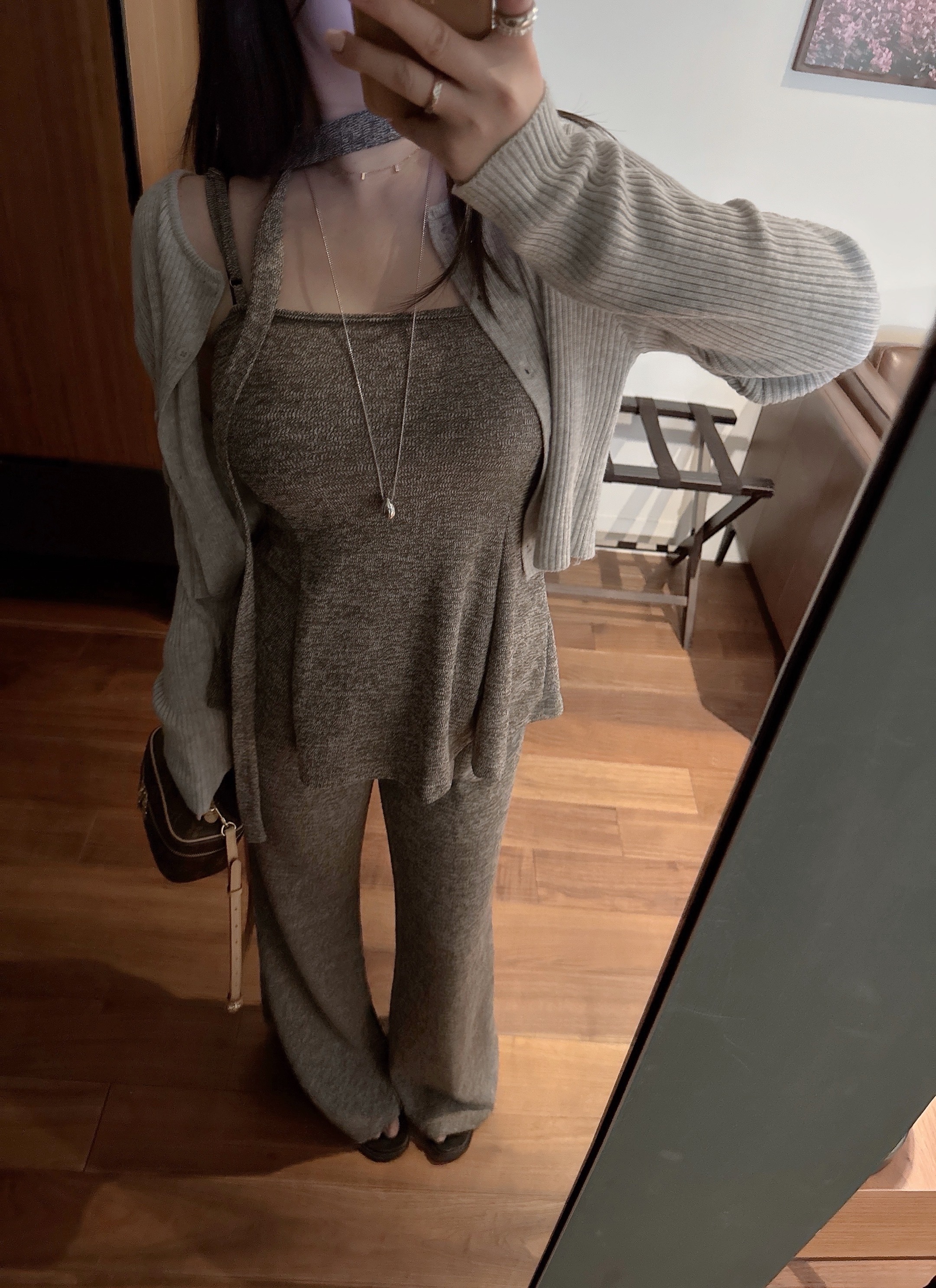 [set/소장템🤎] 홉 타이 머플러 플레어 나시 뷔스티에+밴딩 부츠컷 트레이닝 팬츠 투피스 세트 3color 상세 이미지 5