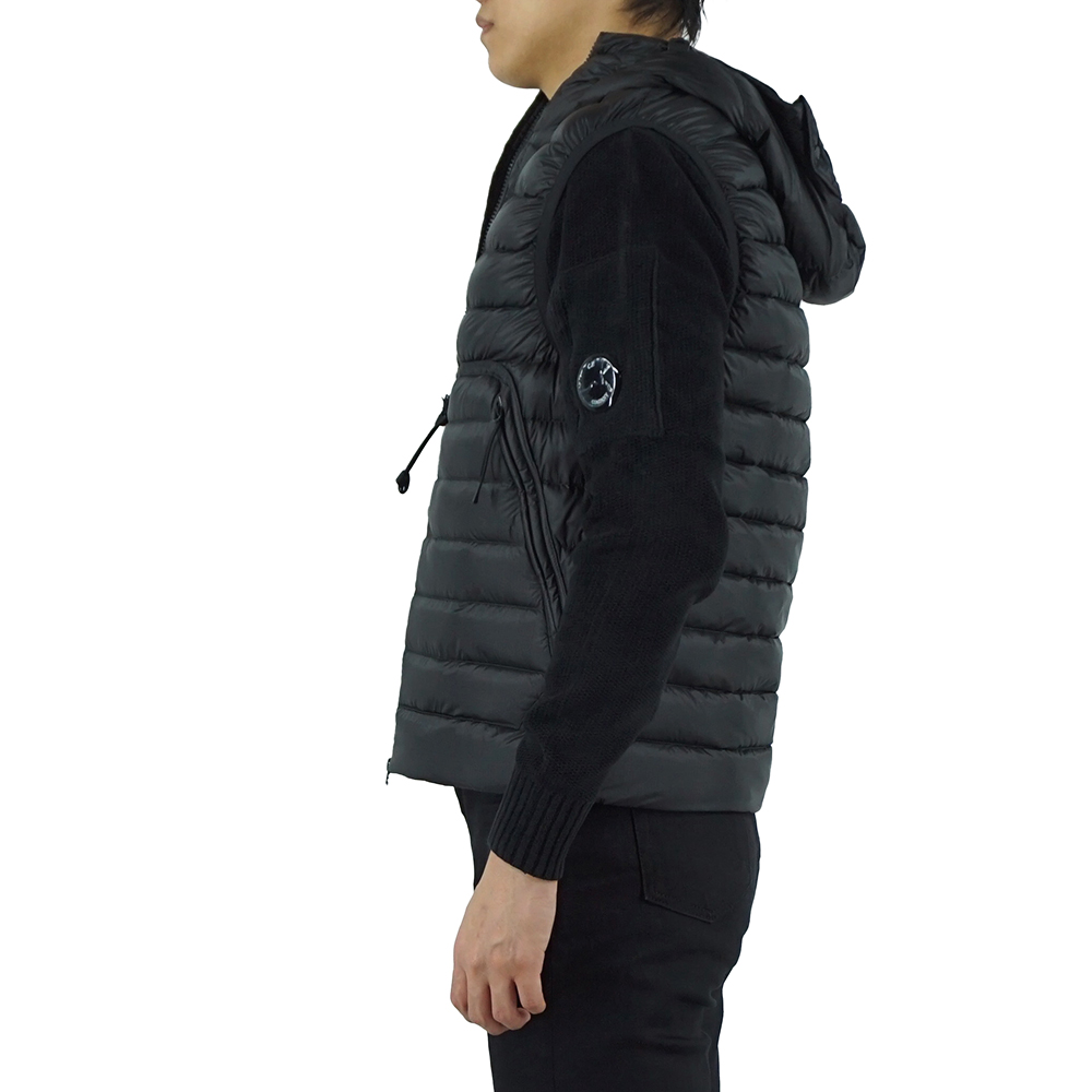 CP컴퍼니 D.D. 쉘 고글 후드 경량 패딩 조끼 블랙 17CMOW074A 006099A 999 - 상세 이미지 4