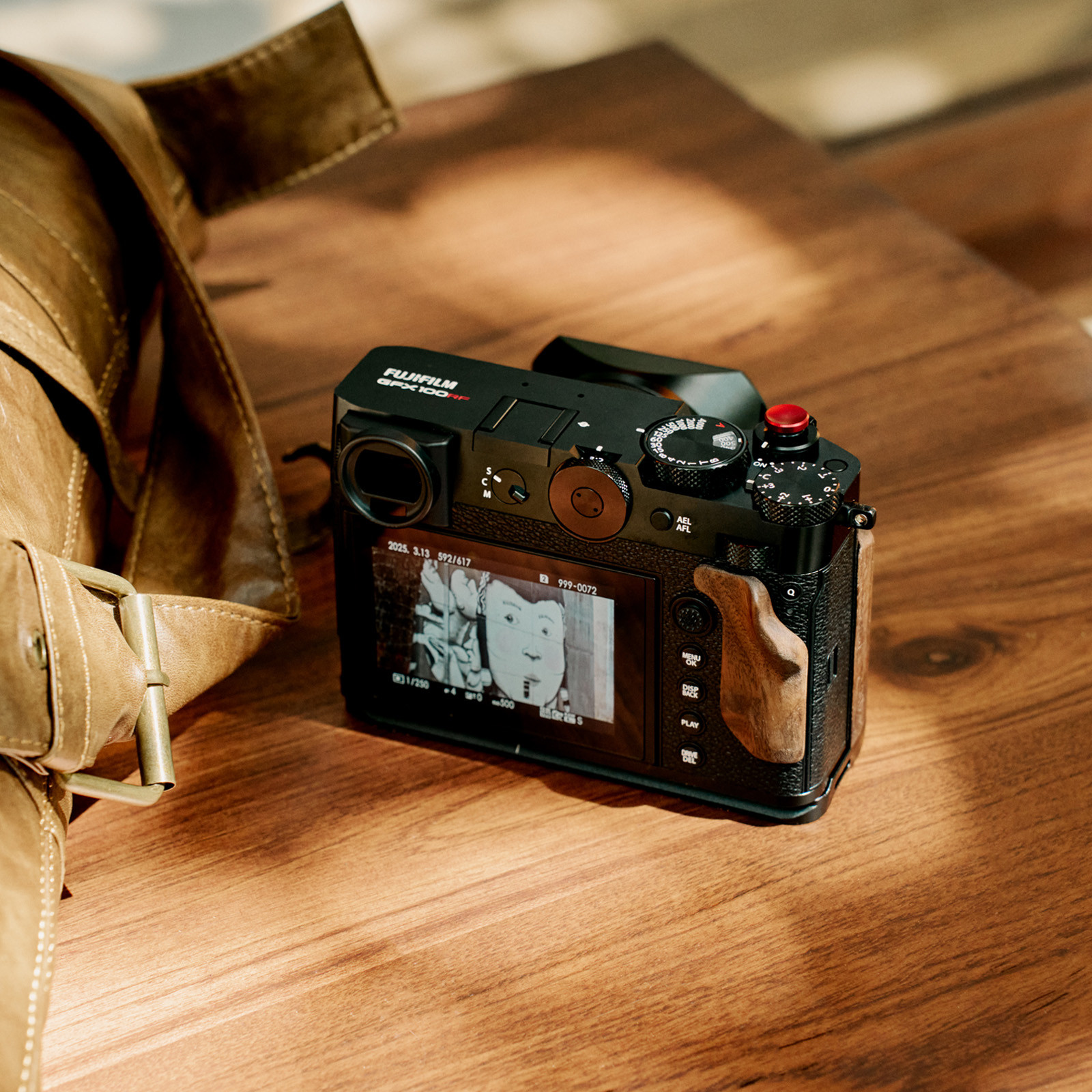 스몰리그 FUJIFILM GFX100RF 전용 L자형 마운트 플레이트 우드 그립 핸들 (블랙) 5266 이미지 8
