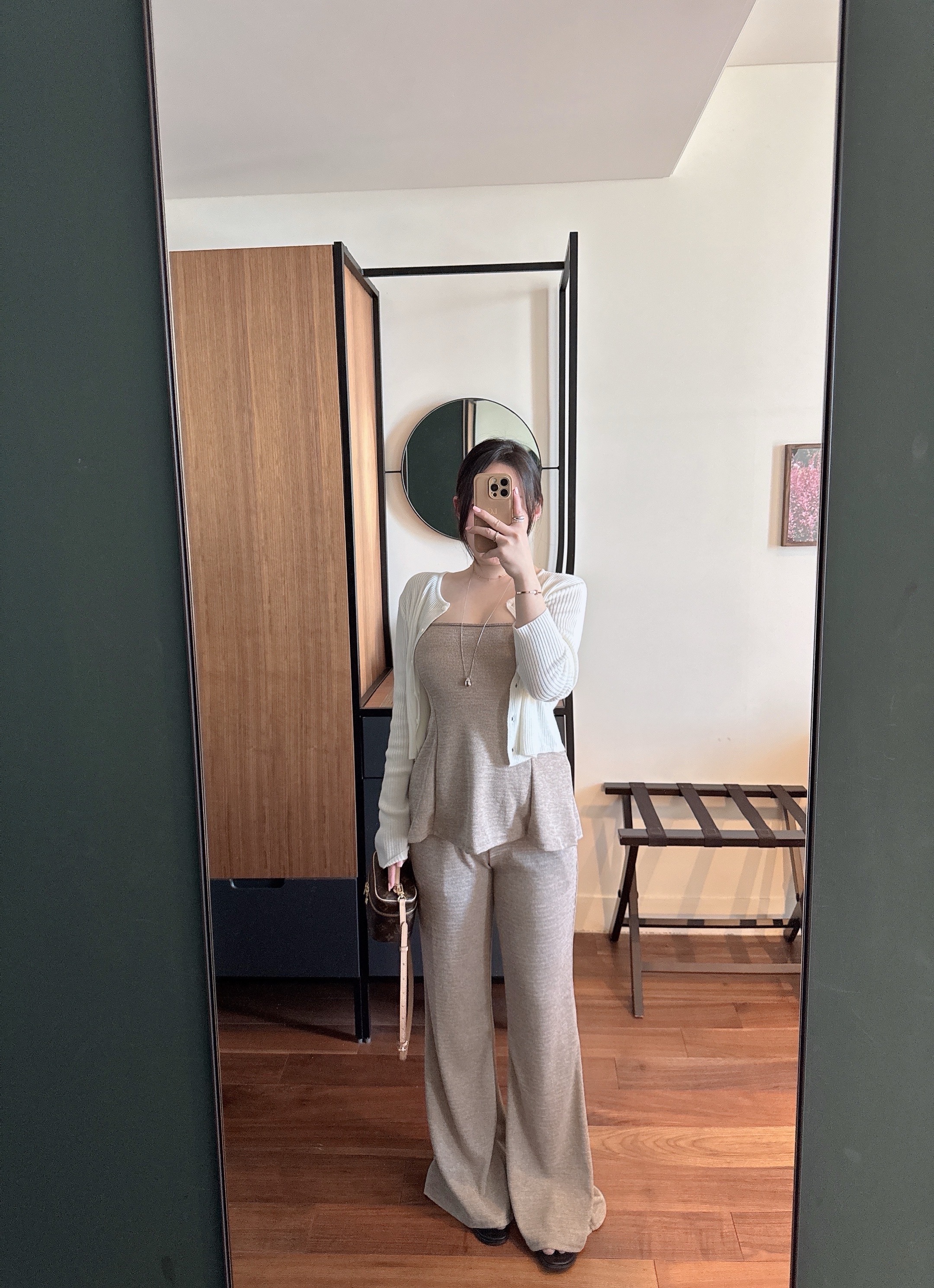 [set/소장템🤎] 홉 타이 머플러 플레어 나시 뷔스티에+밴딩 부츠컷 트레이닝 팬츠 투피스 세트 3color 상세 이미지 62
