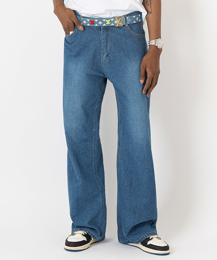 스트라이크 Medium Wash Boots Cut Jeans - 상품 이미지
