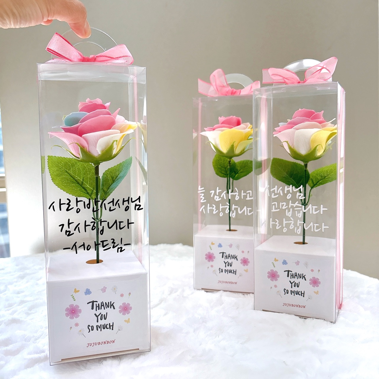 한송이 레터링 레인보우 레드장미 꽃다발 스승의날 로즈데이 부모님 선생님 맞춤문구 블랙 - 상세 이미지 3