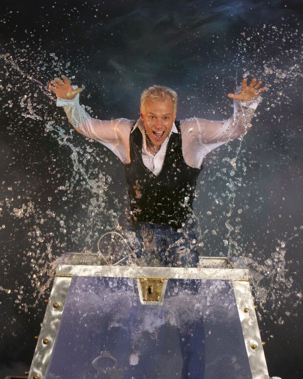 [괌] 앙코르 매직쇼 괌 크라운플라자 리조트에서 즐기는 신비한 마술쇼 디너뷔폐 선택