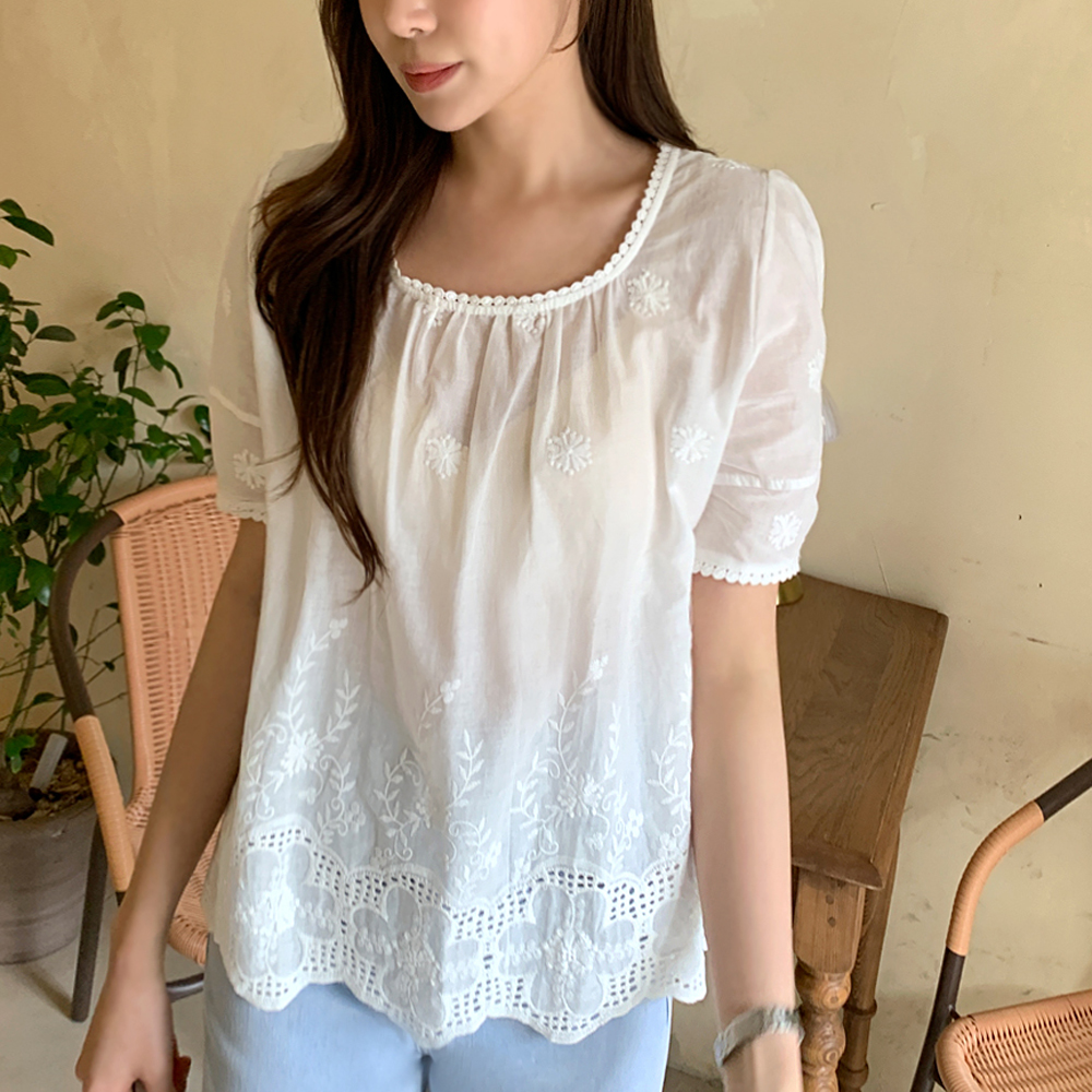 데이디 플라워 펀칭 자수 반팔 블라우스 - 상세 이미지 2