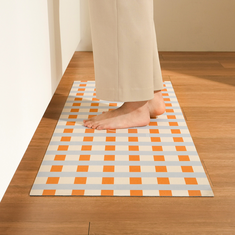 하루의공간 해피니스 주방 매트 규조토 발매트 빨아쓰는 욕실 현관 베란다 오렌지, 45x120cm
