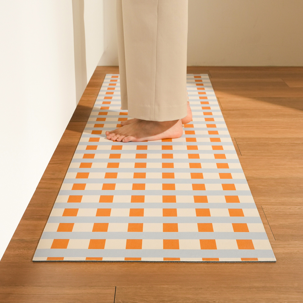 하루의공간 해피니스 주방 매트 규조토 발매트 빨아쓰는 욕실 현관 베란다 오렌지, 45x180cm