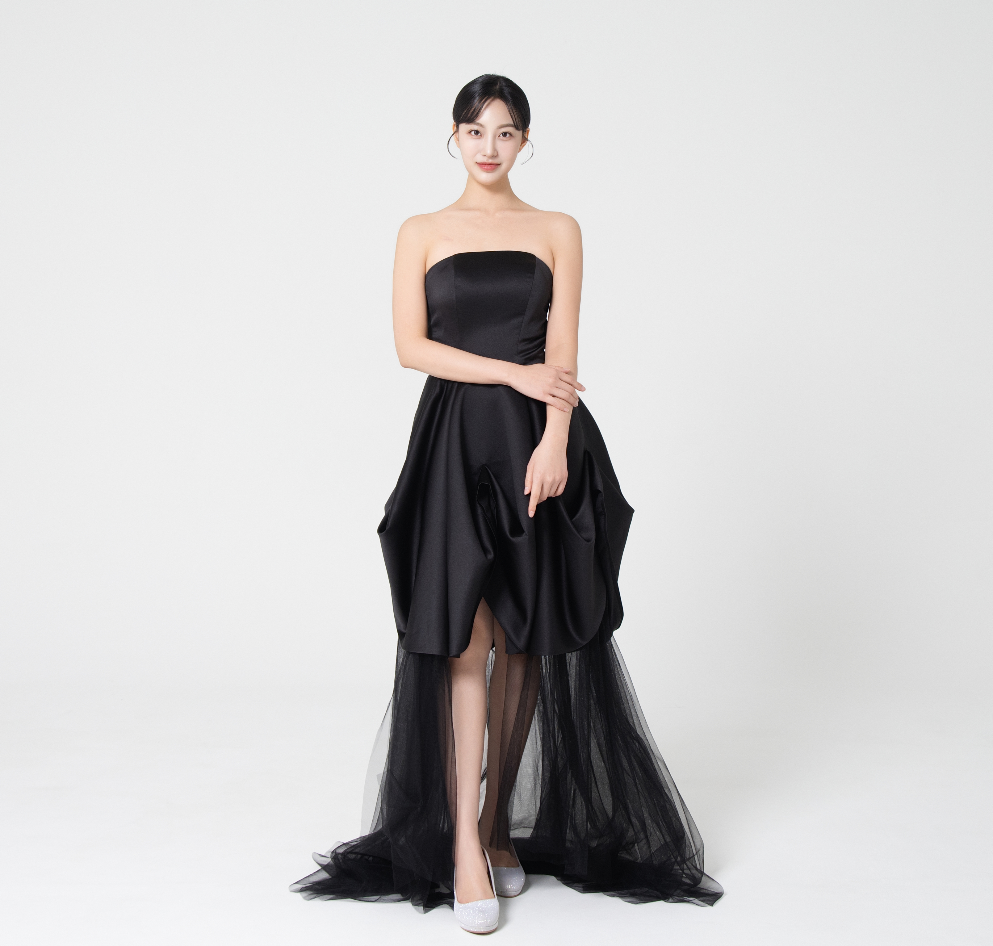 숏린 미디 블랙드레스 대여 캐주얼룩 셀프웨딩스냅 검정원피스 브라이덜샤워 제주촬영 2부 피로연의상 - 상세 이미지 2