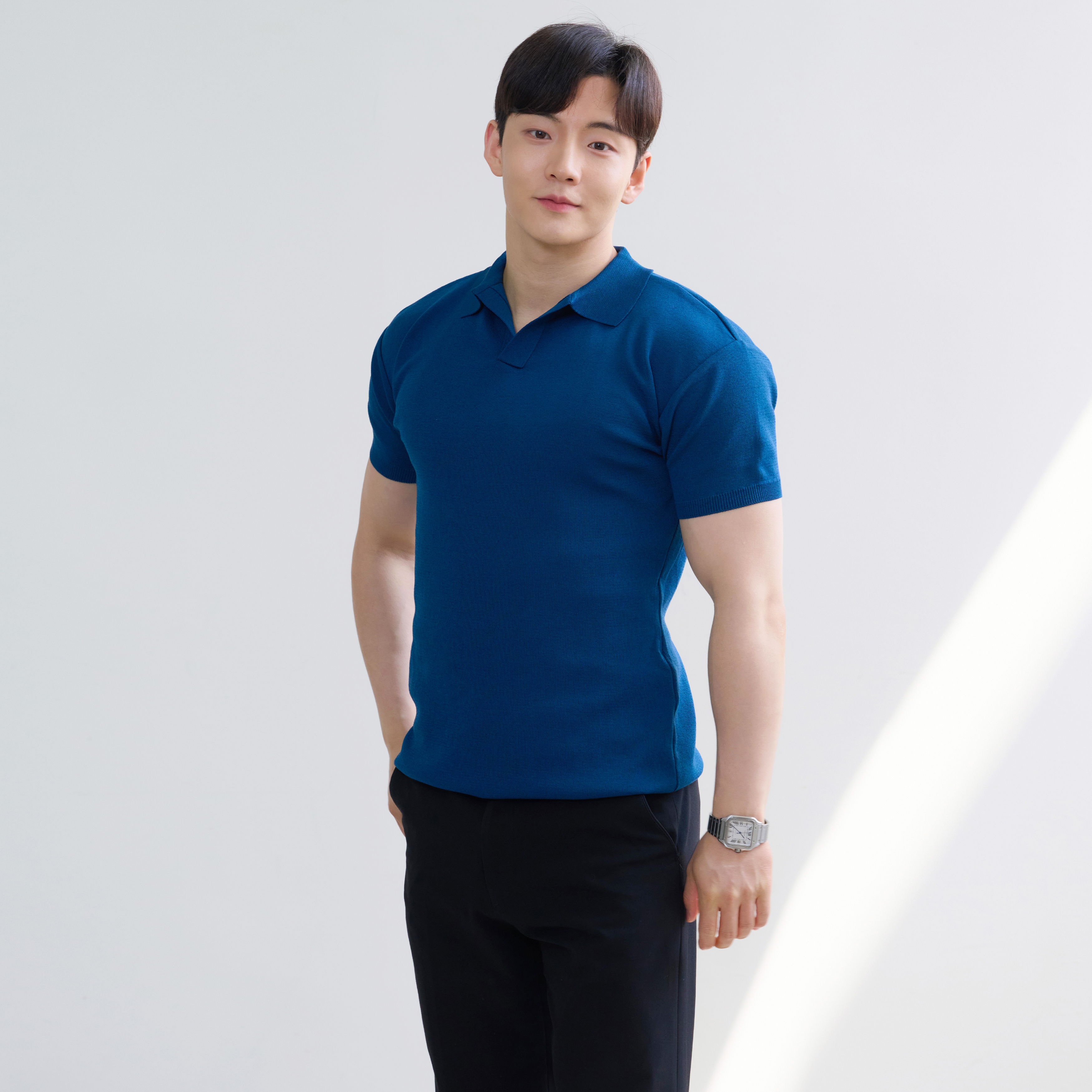 남자 반팔티 머슬핏 티셔츠 아이스 쿨링 티셔츠 오픈 카라 티셔츠 남자 여름 패션