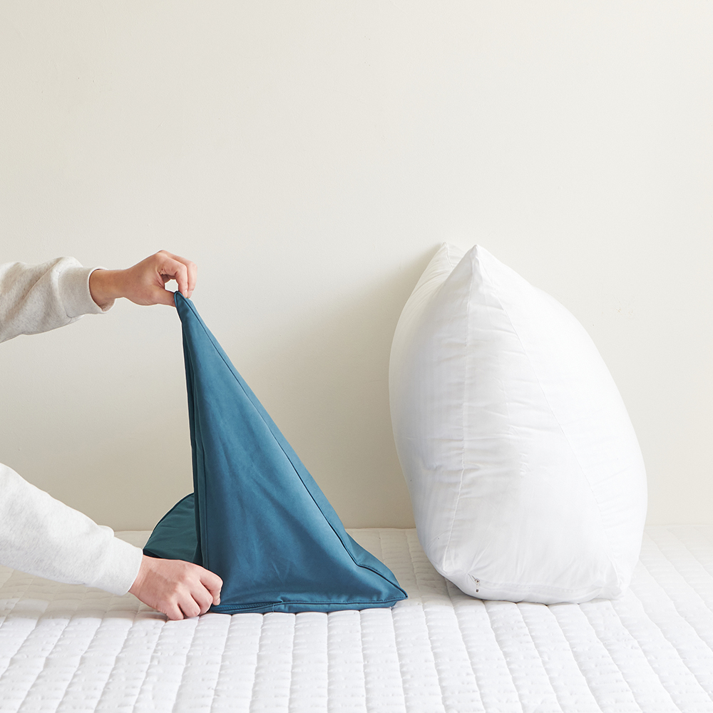 더베딩샵 1+1 삼각 등받이쿠션 허리 쇼파 침대 쿠션