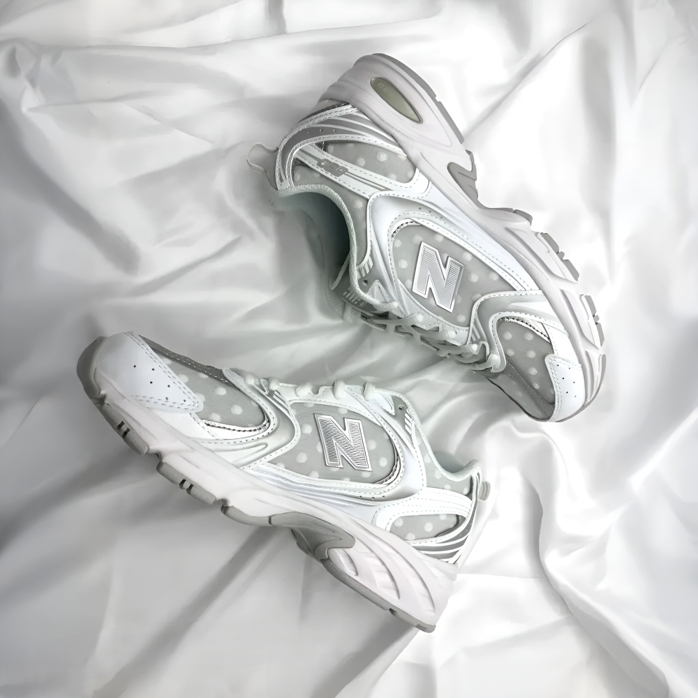 뉴발란스 530 땡땡이 폴카 도트 화이트 실버 메탈릭 닷 U530HFW