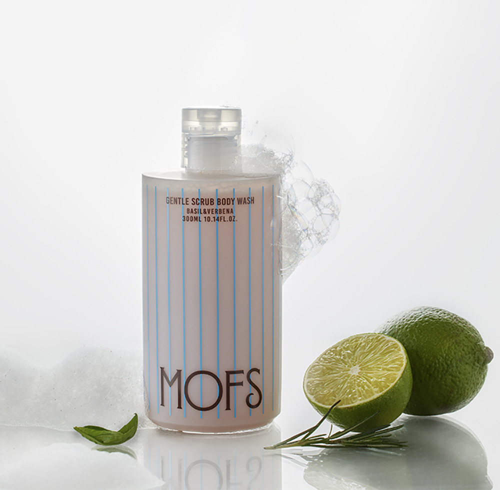 MOFS 모먼오브어스 젠틀 스크럽 바디 워시 바질&버베나 300ml 약산성 각질케어 - 상품 이미지
