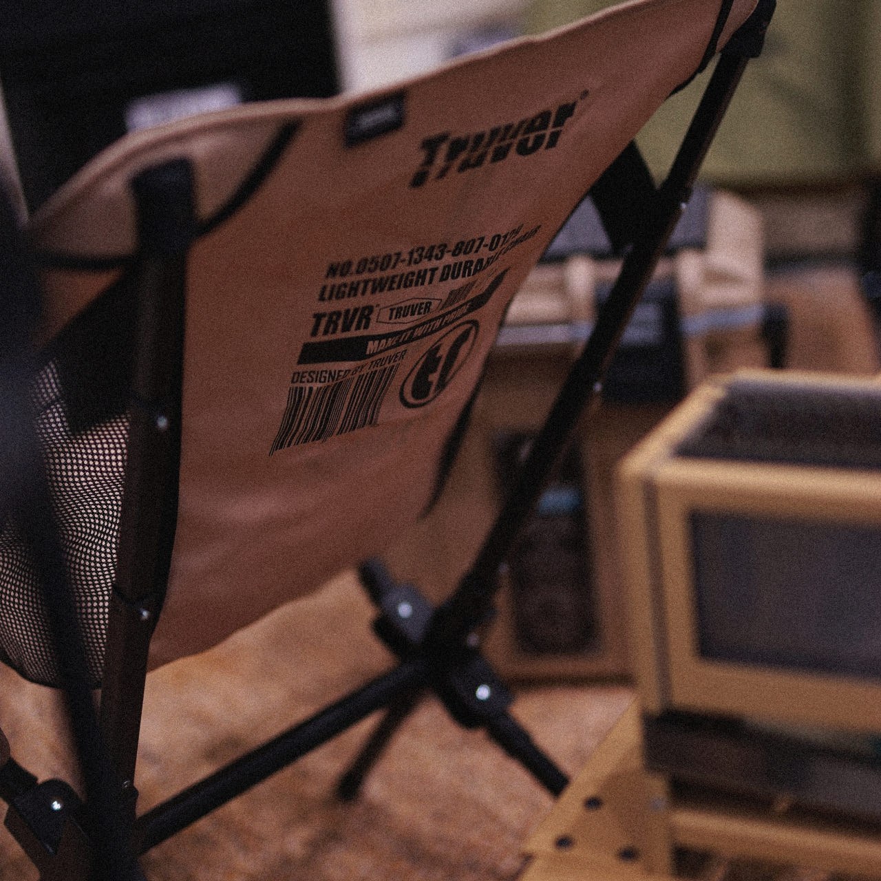 트루버 캠핑 경량체어 휴대용 접이식 의자 샌드베이지