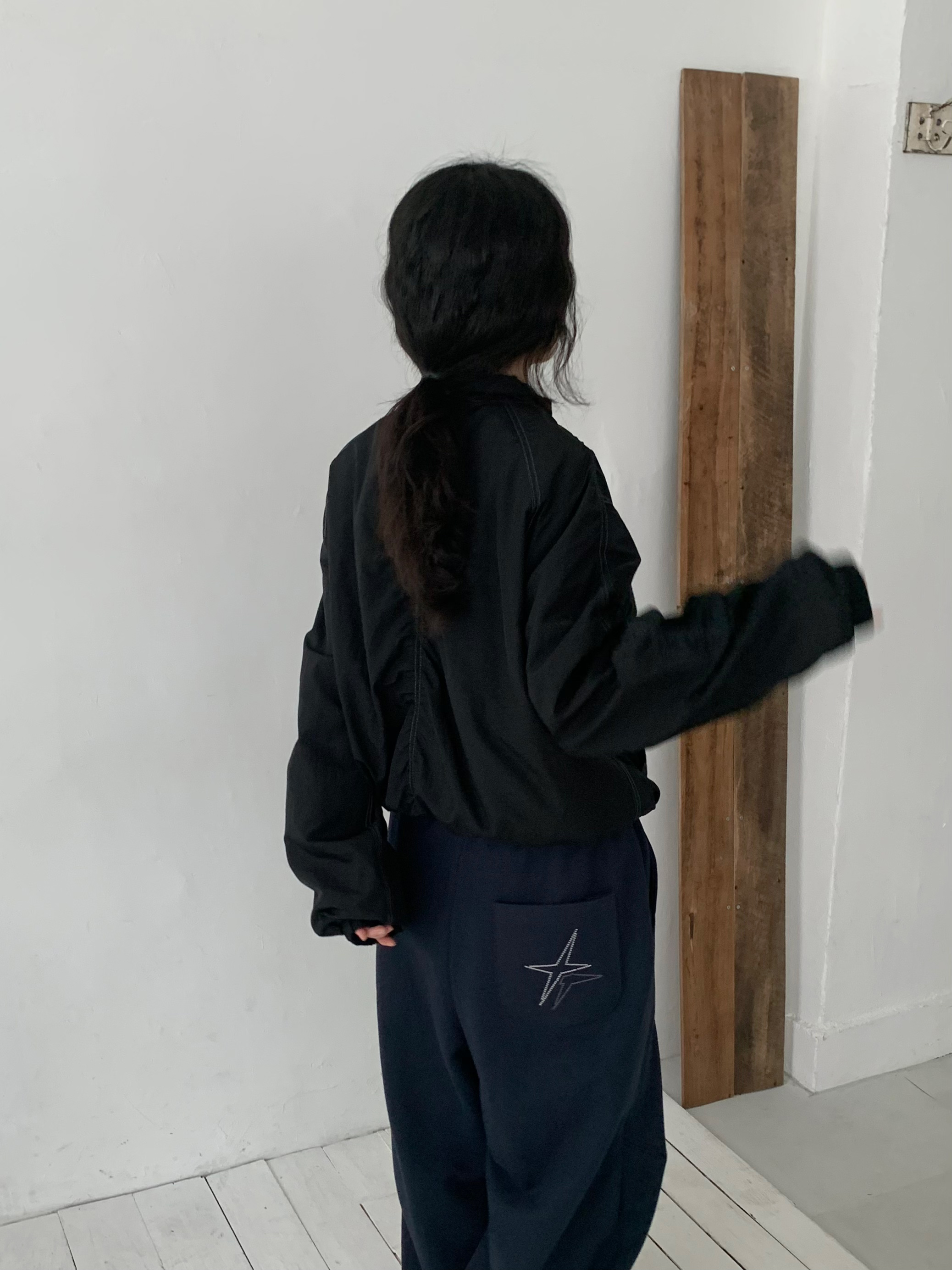 [UNISEX] 셔링 스티치 윈드브레이커 상세 이미지 8