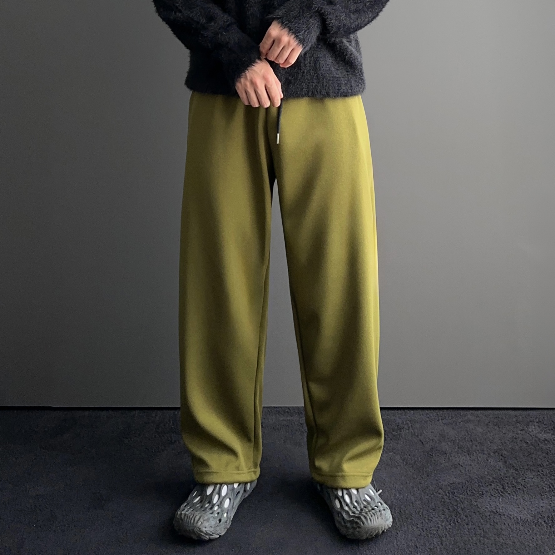 스웻팬츠 커브드절개 스웨트팬츠 통큰바지 남자와이드트레이닝팬츠 - 상세 이미지 4