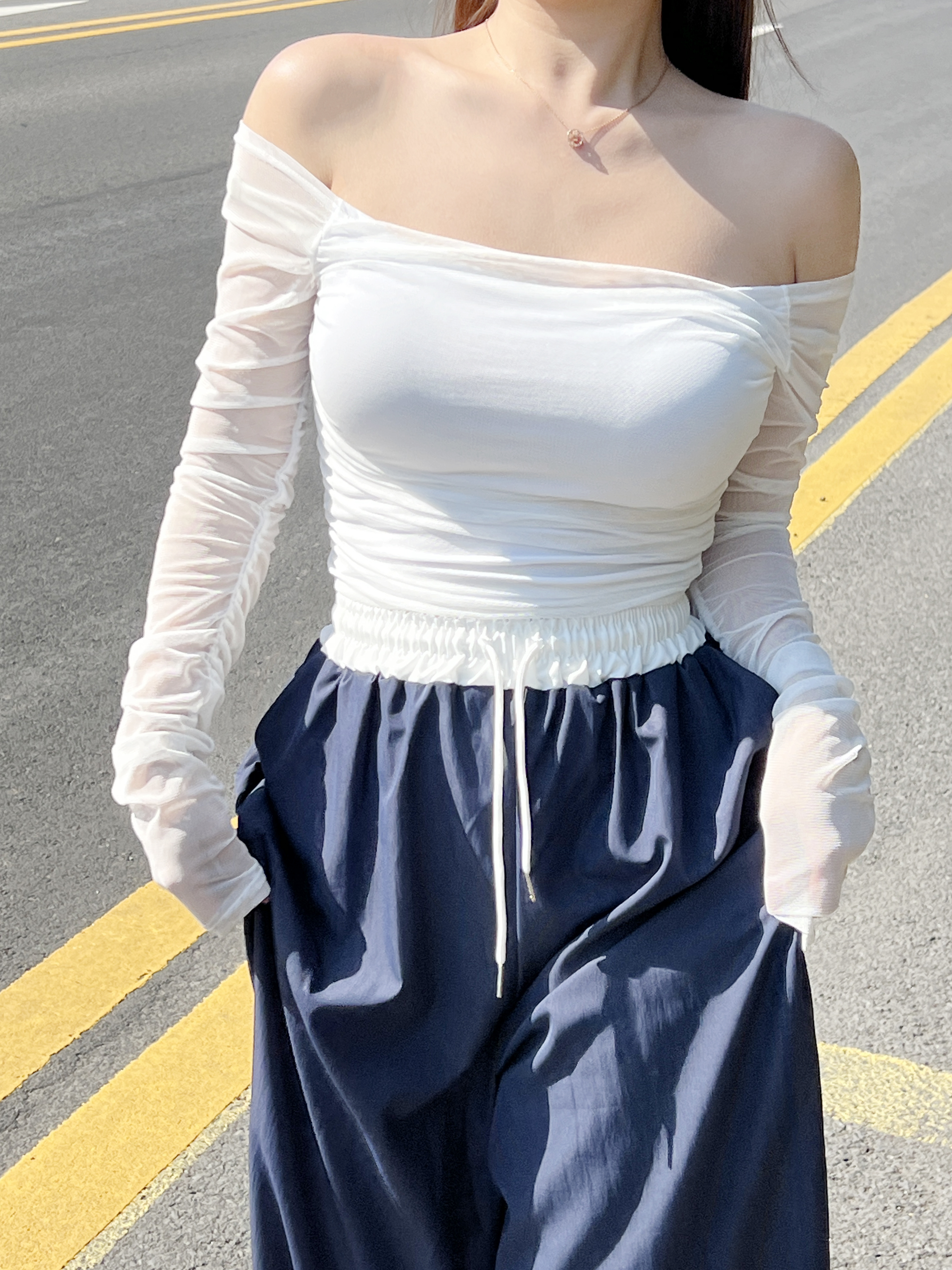 비츠 시스루 쉬폰 망사 오프숄더 크롭티셔츠 3color - 상세 이미지 5