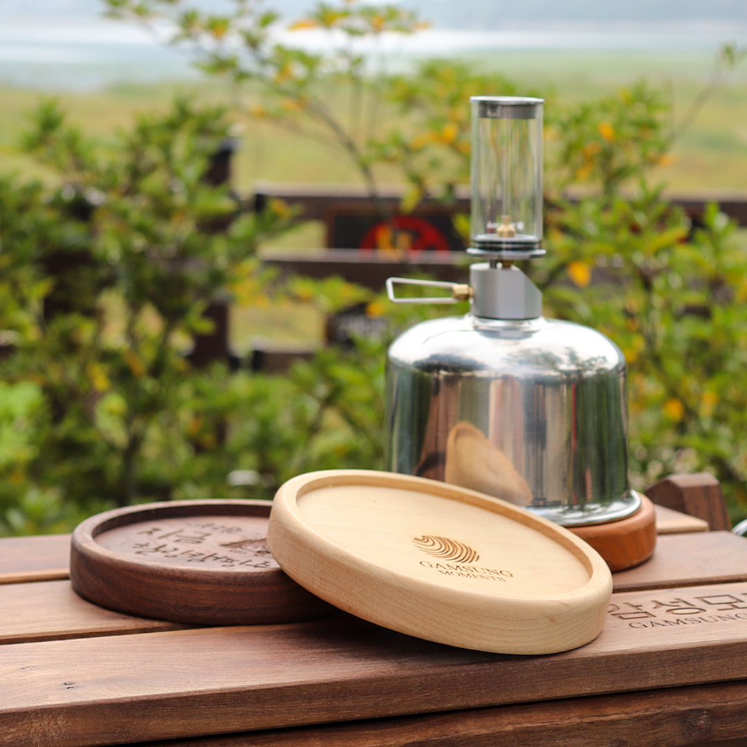 윌데라 이소가스 받침대 캠핑 고정 홀더 원목 각인