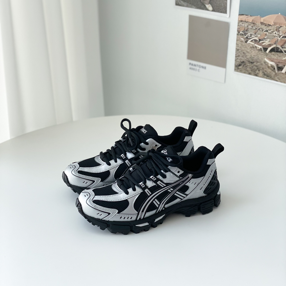 아식스 젤 카하나8 메탈릭 실버 블랙 남여공용