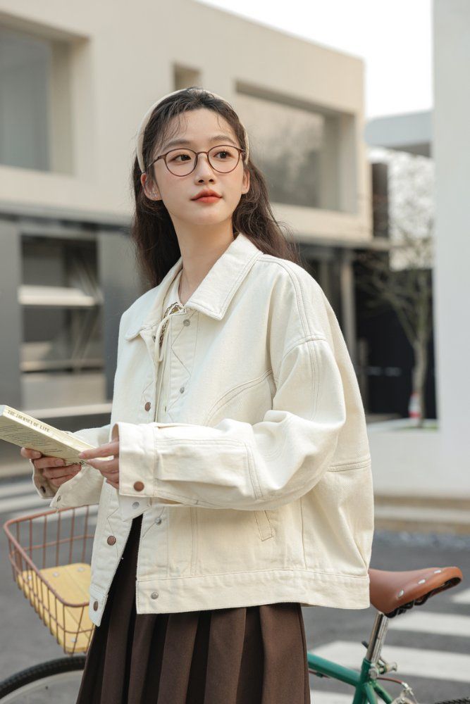 루즈핏 데님 청자켓 오버핏 숏 카라 싱글 버튼 캐주얼 간절기 아우터 봄 가을 화이트 - 상세 이미지 2