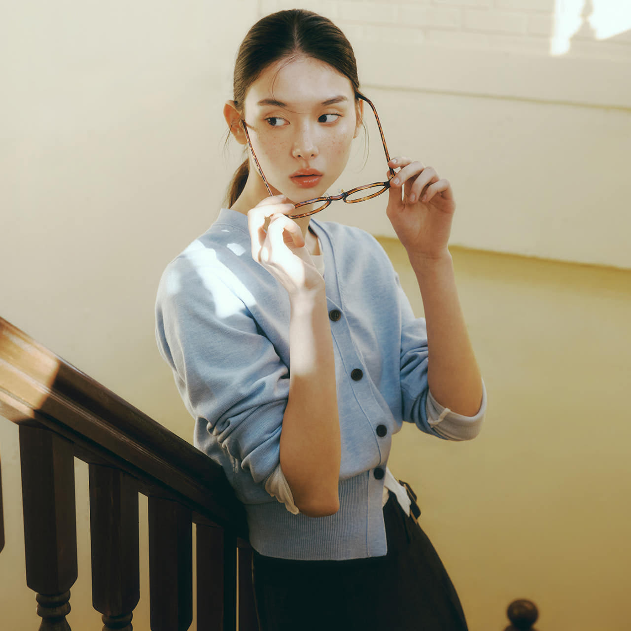 로엠 올데이 브이넥 가디건 RMCKF23R98