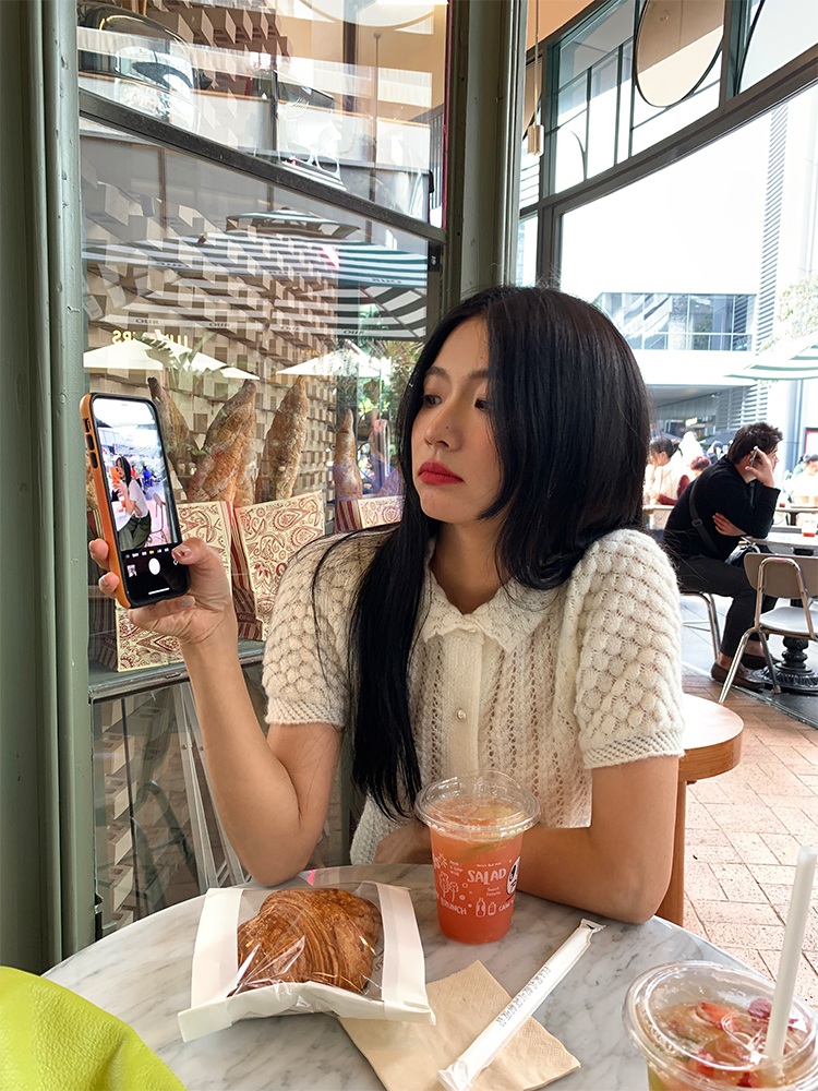 펀칭 크롭 카라반팔가디건 진주단추 귀여운 빈티지 디자인 봄 가을 유니크 스타일 화이트 - 상세 이미지 2